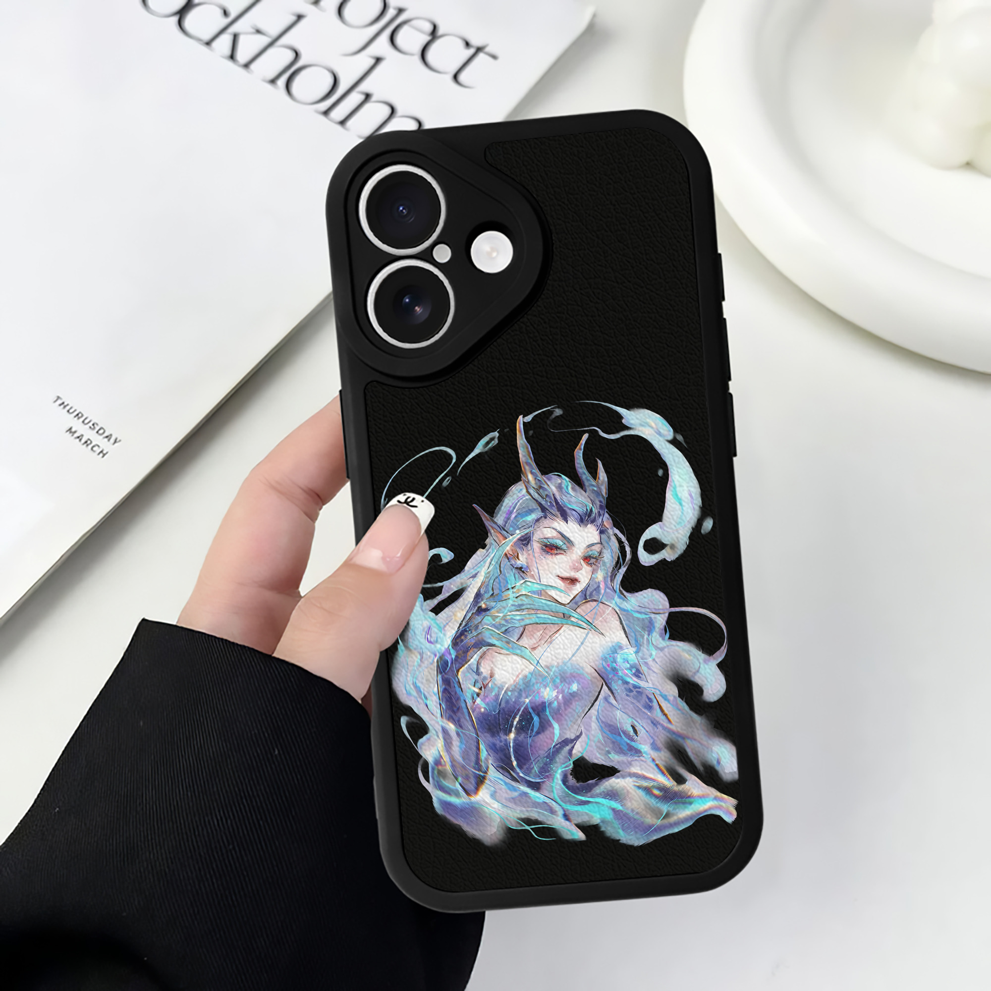（画像用） Ne Zha 2 ナタ 魔童の大暴れ 【iPhone 16シリーズ対応】シリコンスマホケース（レザー調） 材質：シリコン